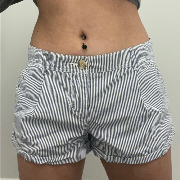 Abercrombie & Fitch Striped Cuffed Shorts - Picture 1 of 4